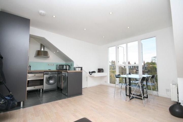 			FANTASTIC APARTMENT, 1 Bedroom, 1 bath, 1 reception Flat			 Primrose Gardens, BELSIZE PARK